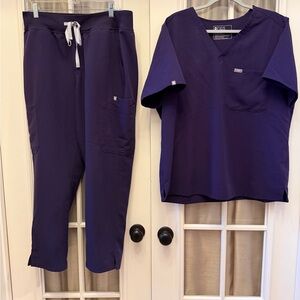 Figs XLP/XXL Dark Purple Scrubs Set EUC